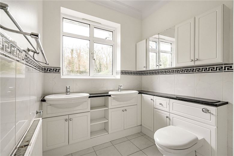 5 bedroom house, Ellesborough Road, Wendover HP22 - Let Agreed