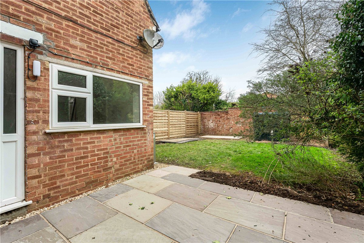 3 bedroom house, Sibleys Rise, South Heath HP16 - Available