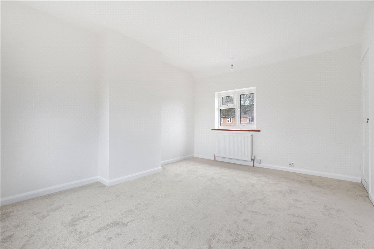 3 bedroom house, Sibleys Rise, South Heath HP16 - Available