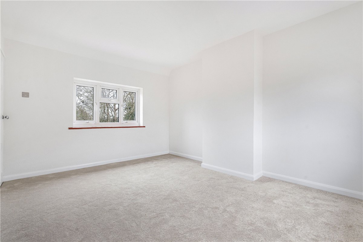 3 bedroom house, Sibleys Rise, South Heath HP16 - Available