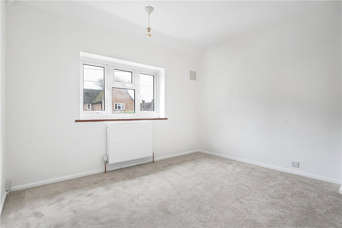 3 bedroom house, Sibleys Rise, South Heath HP16 - Available