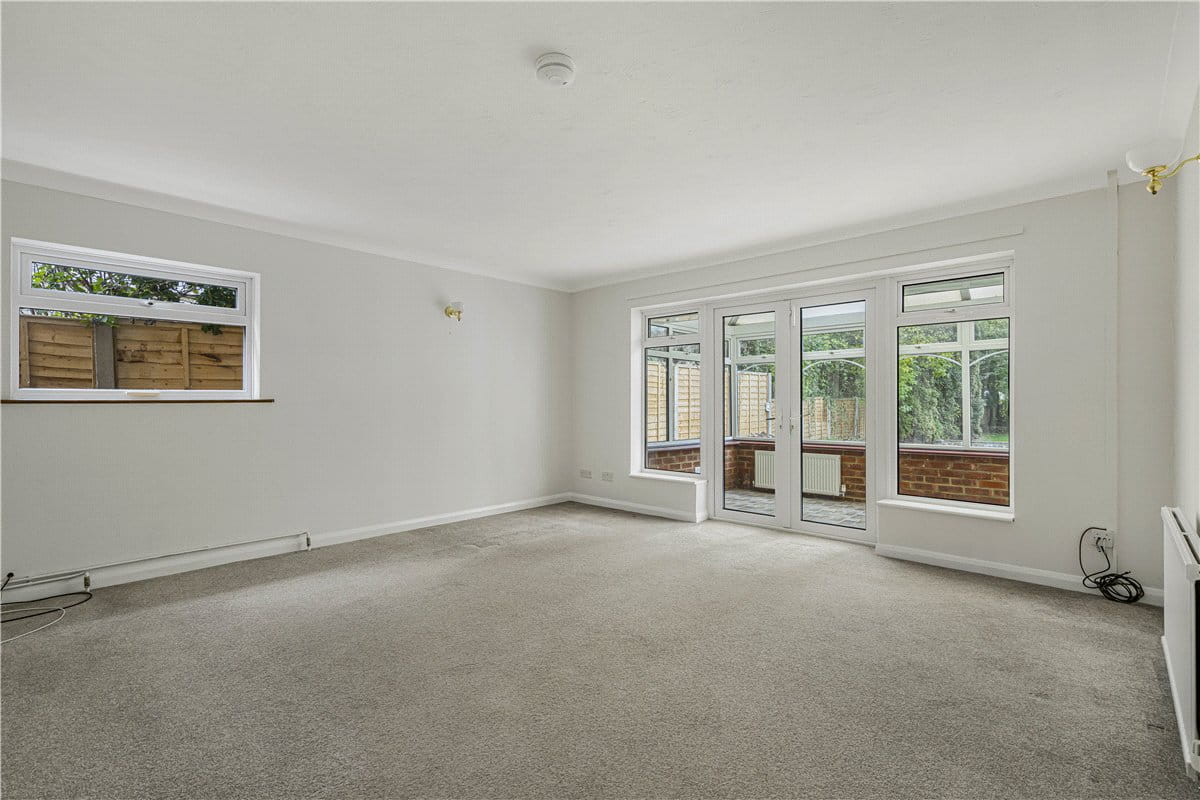 3 bedroom bungalow, Nash Lee Lane, Wendover HP22 - Available