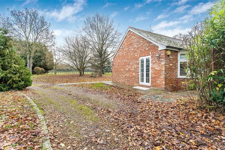 4 bedroom bungalow, Nash Lee Lane, Wendover HP22 - Let Agreed