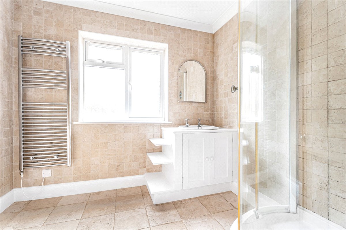 4 bedroom bungalow, Nash Lee Lane, Wendover HP22 - Let Agreed