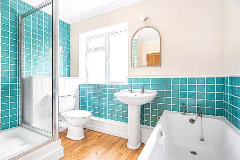 4 bedroom bungalow, Nash Lee Lane, Wendover HP22 - Let Agreed