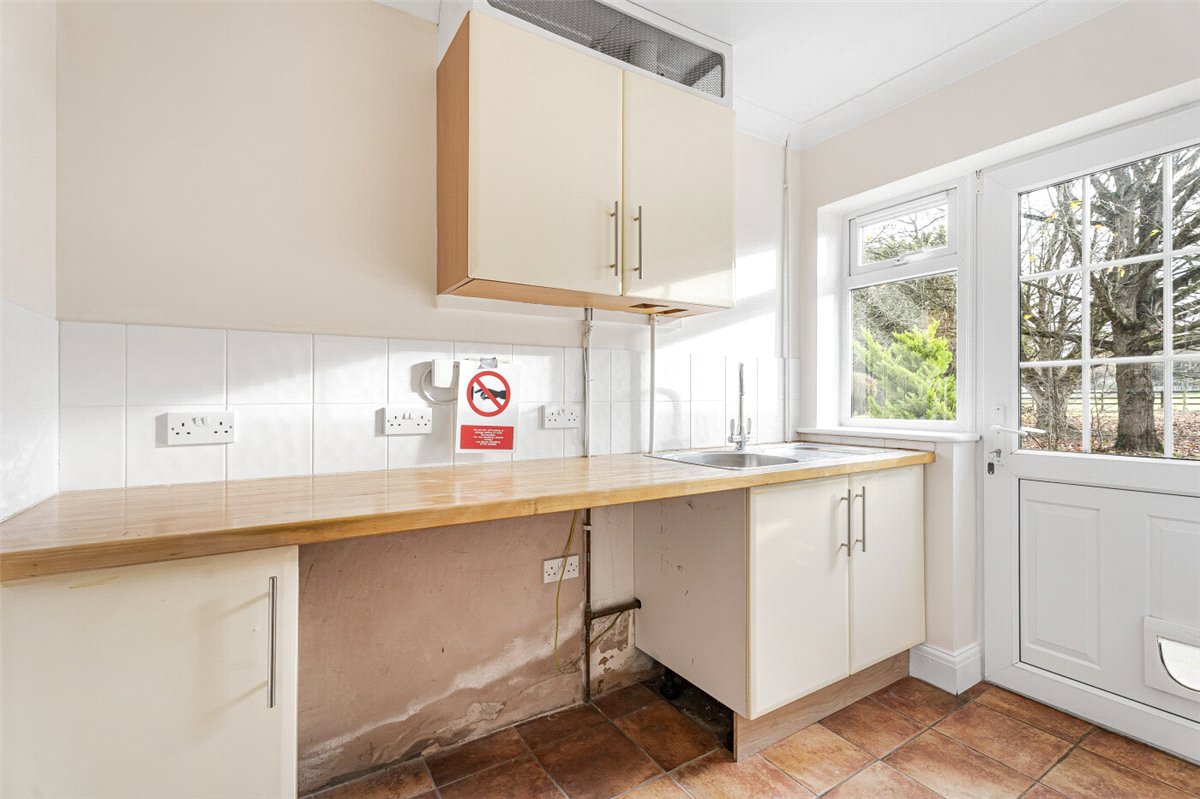 4 bedroom bungalow, Nash Lee Lane, Wendover HP22 - Let Agreed