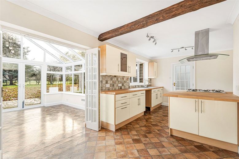 4 bedroom bungalow, Nash Lee Lane, Wendover HP22 - Let Agreed