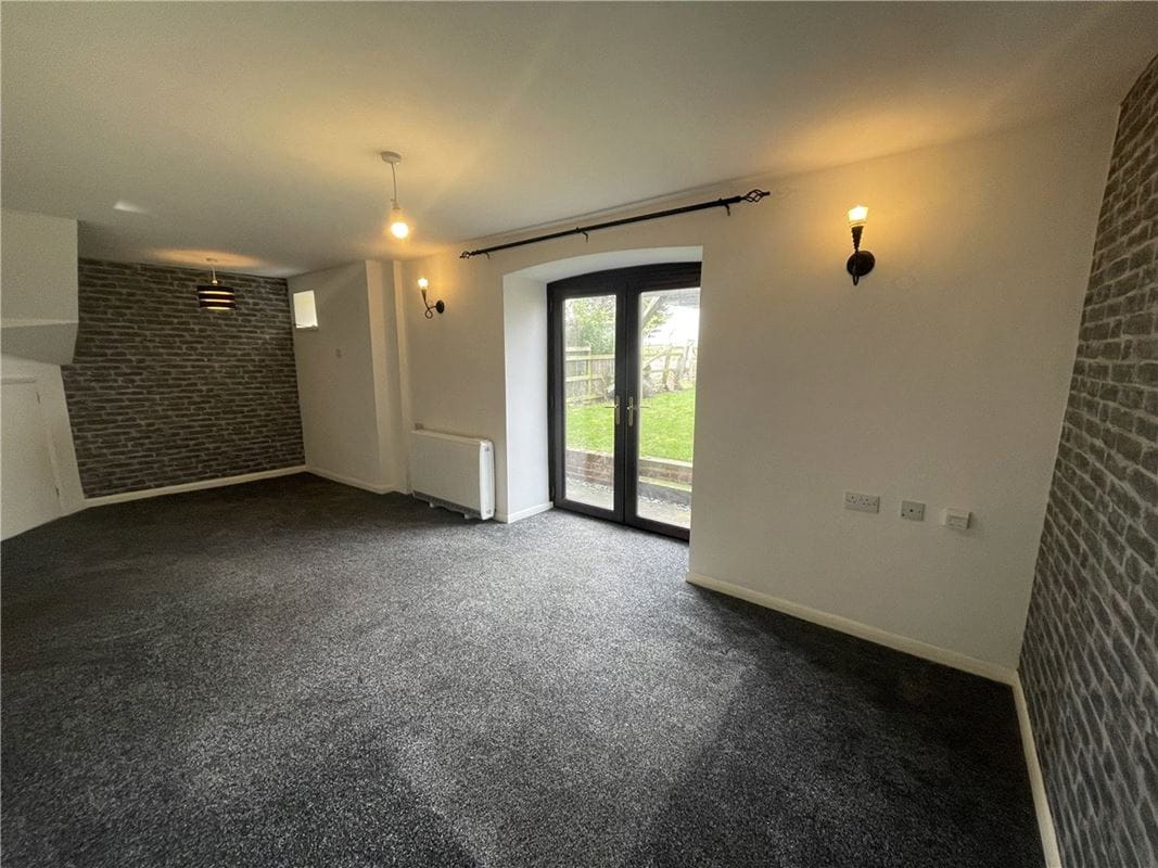 3 bedroom house, Bolsover Road, Woodthorpe S43 - Available