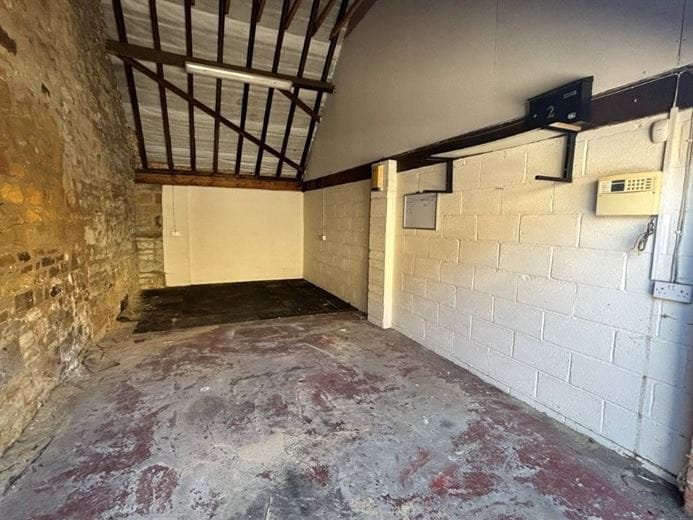 3 bedroom house, Bolsover Road, Woodthorpe S43 - Available