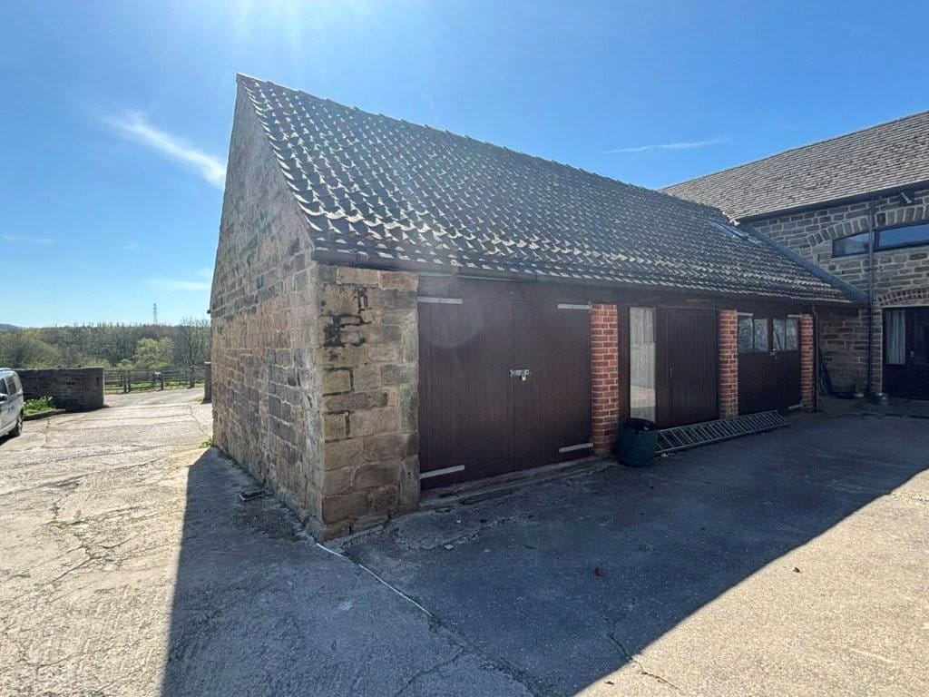 3 bedroom house, Bolsover Road, Woodthorpe S43 - Available