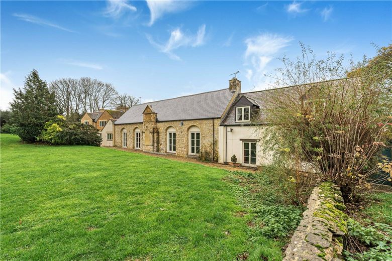 9 bedroom house, Turweston, Brackley NN13 - Available