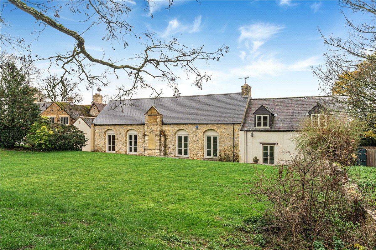 9 bedroom house, Turweston, Brackley NN13 - Available