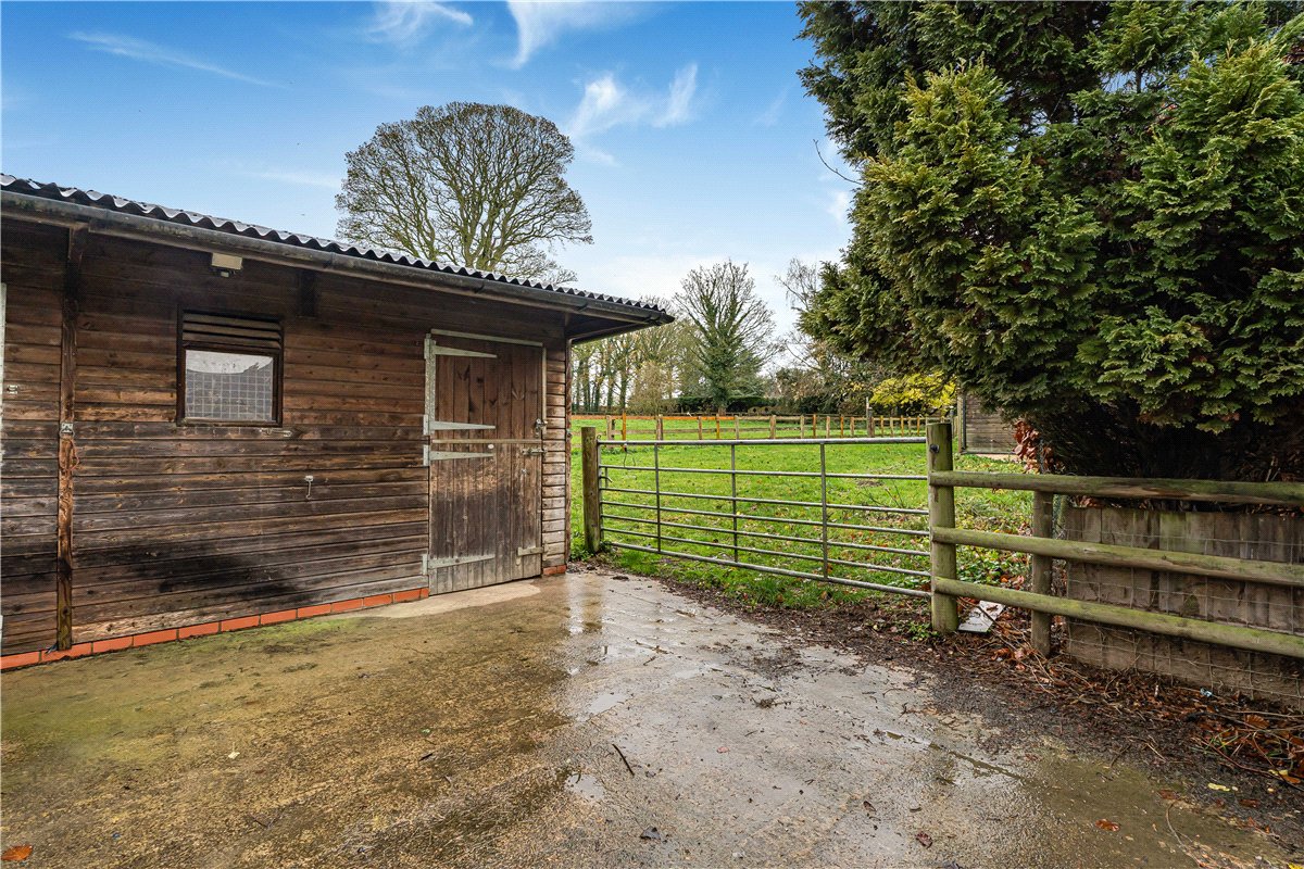 9 bedroom house, Turweston, Brackley NN13 - Available