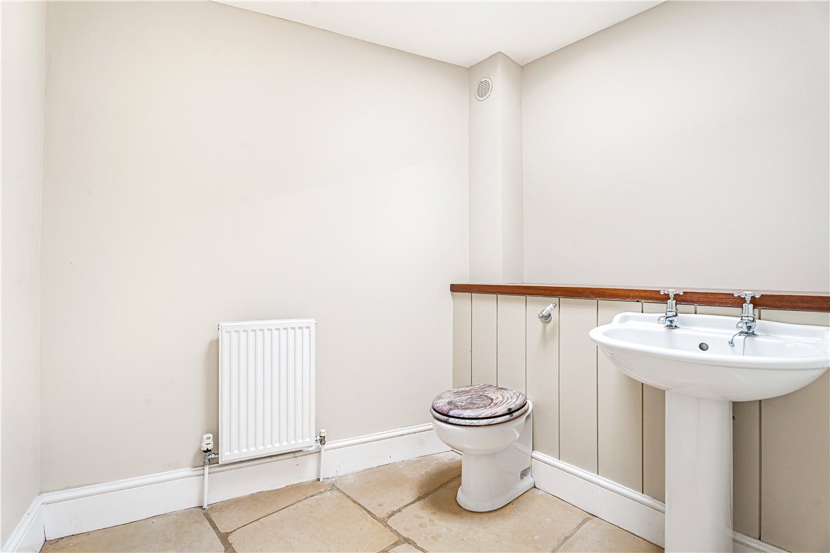 9 bedroom house, Turweston, Brackley NN13 - Available