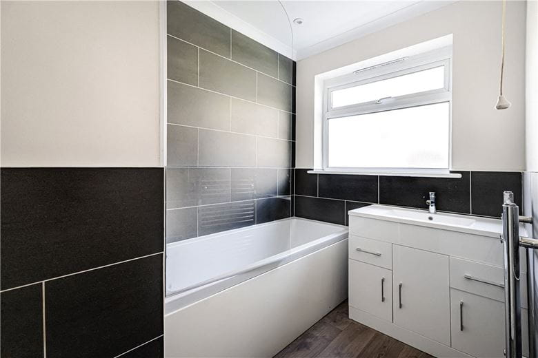 4 bedroom bungalow, London Road, Wendover HP22 - Available