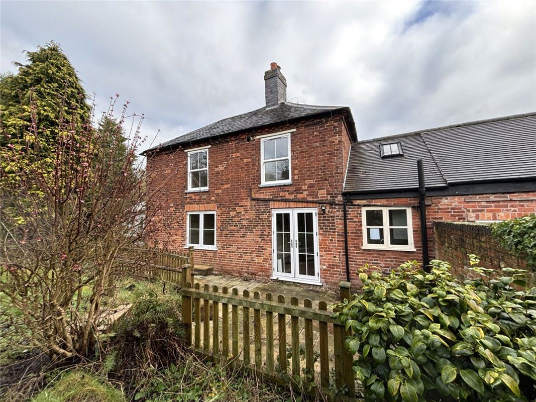 2 bedroom cottage, Park Farm, Willesley Woodside LE65 - Available