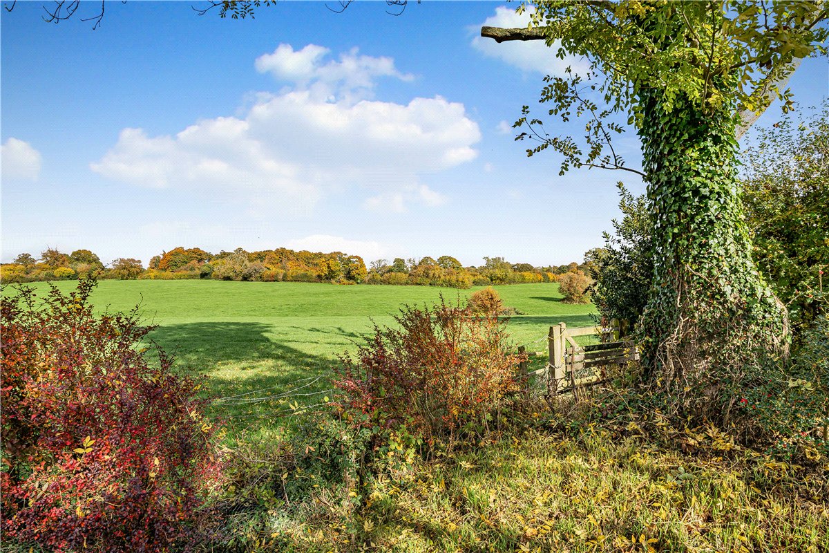 4 bedroom house, Ballinger Road, South Heath HP16 - Let Agreed