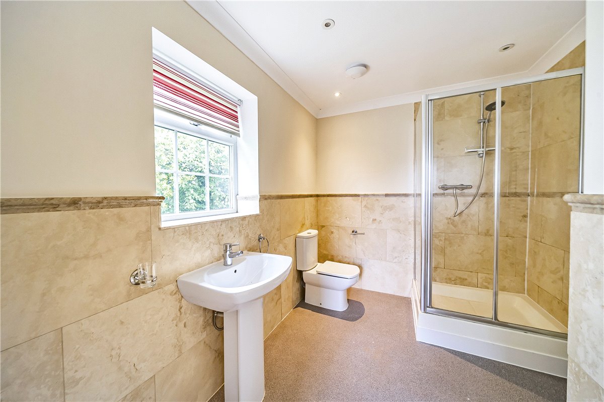 6 bedroom house, Towers Lane, Crofton WF4 - Let Agreed