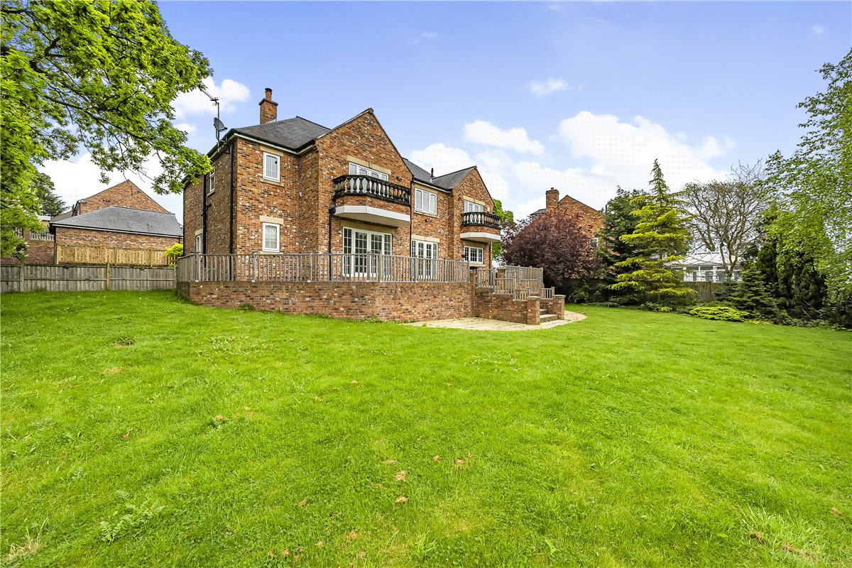 6 bedroom house, Towers Lane, Crofton WF4 - Let Agreed