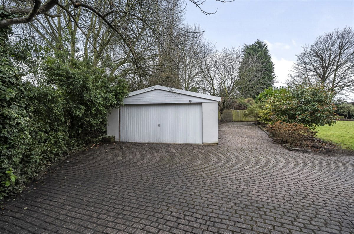 4 bedroom house, Pontefract Road, Crofton WF4 - Available