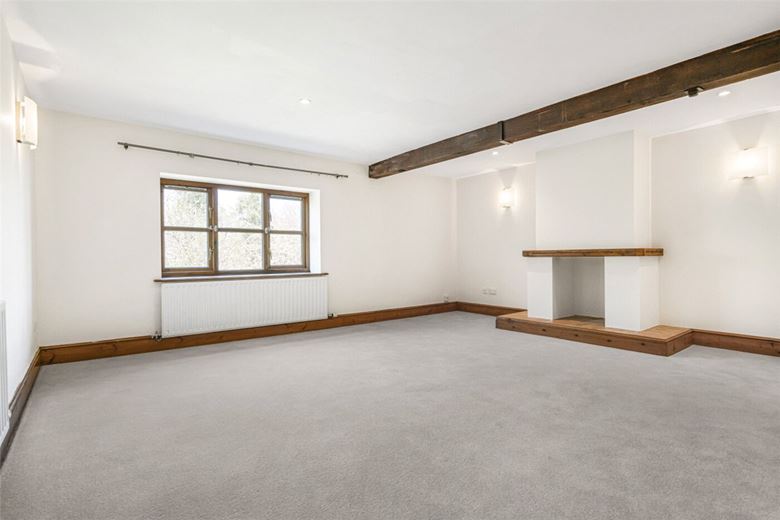 4 bedroom cottage, Yew Tree Court, Nantwich Road CW10 - Available