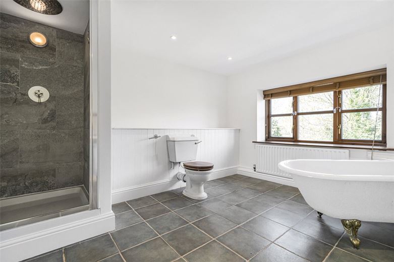 4 bedroom cottage, Yew Tree Court, Nantwich Road CW10 - Available