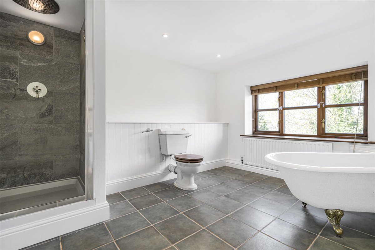 4 bedroom cottage, Yew Tree Court, Nantwich Road CW10 - Available