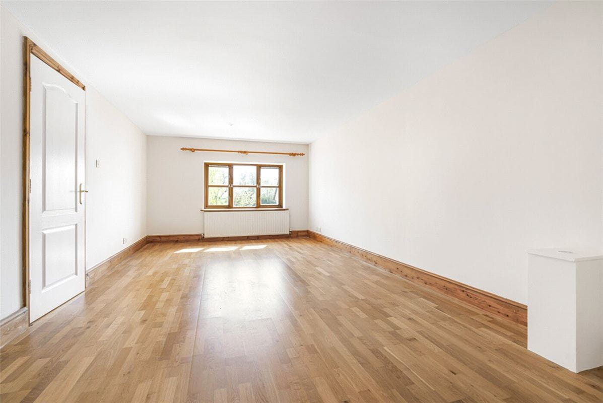 4 bedroom cottage, Yew Tree Court, Nantwich Road CW10 - Available