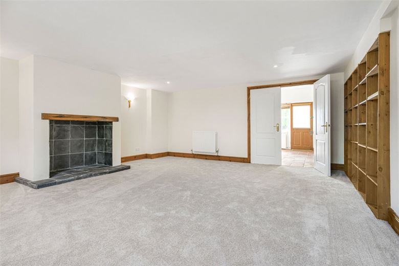 4 bedroom cottage, Yew Tree Court, Nantwich Road CW10 - Available