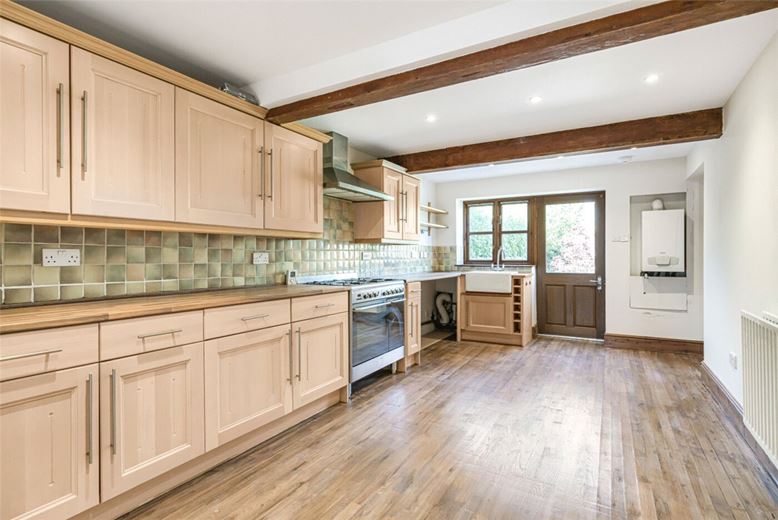 4 bedroom cottage, Yew Tree Court, Nantwich Road CW10 - Available