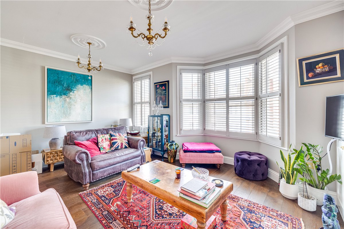 3 bedroom flat, Queensmill Road, London SW6 - Available
