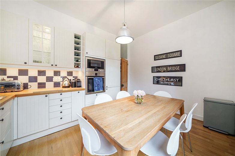 3 bedroom flat, Bishops Mansions, Fulham SW6 - Sold STC