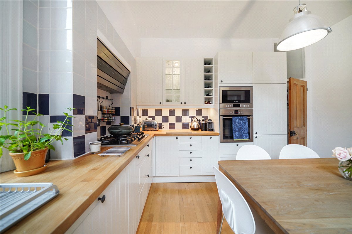3 bedroom flat, Bishops Mansions, Fulham SW6 - Sold STC