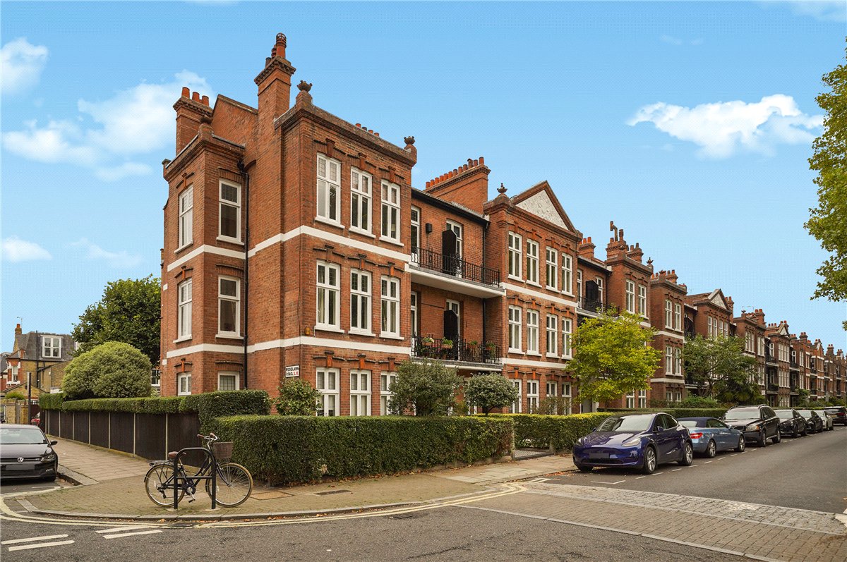 3 bedroom flat, Bishops Mansions, Fulham SW6 - Sold STC