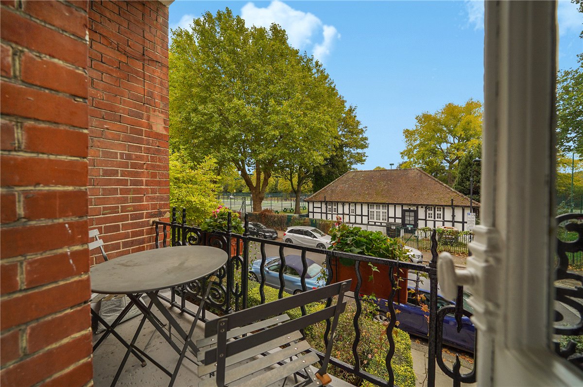 3 bedroom flat, Bishops Mansions, Fulham SW6 - Sold STC