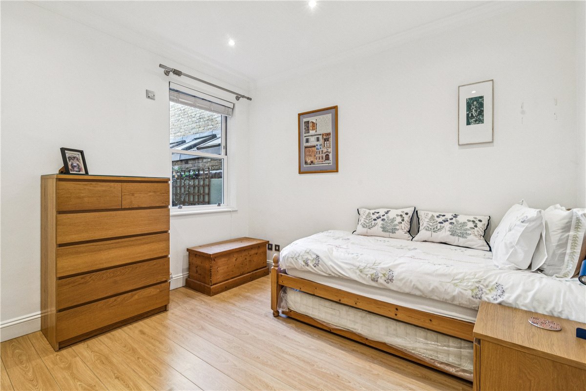 2 bedroom flat, Wingrave Road, London W6 - Sold STC