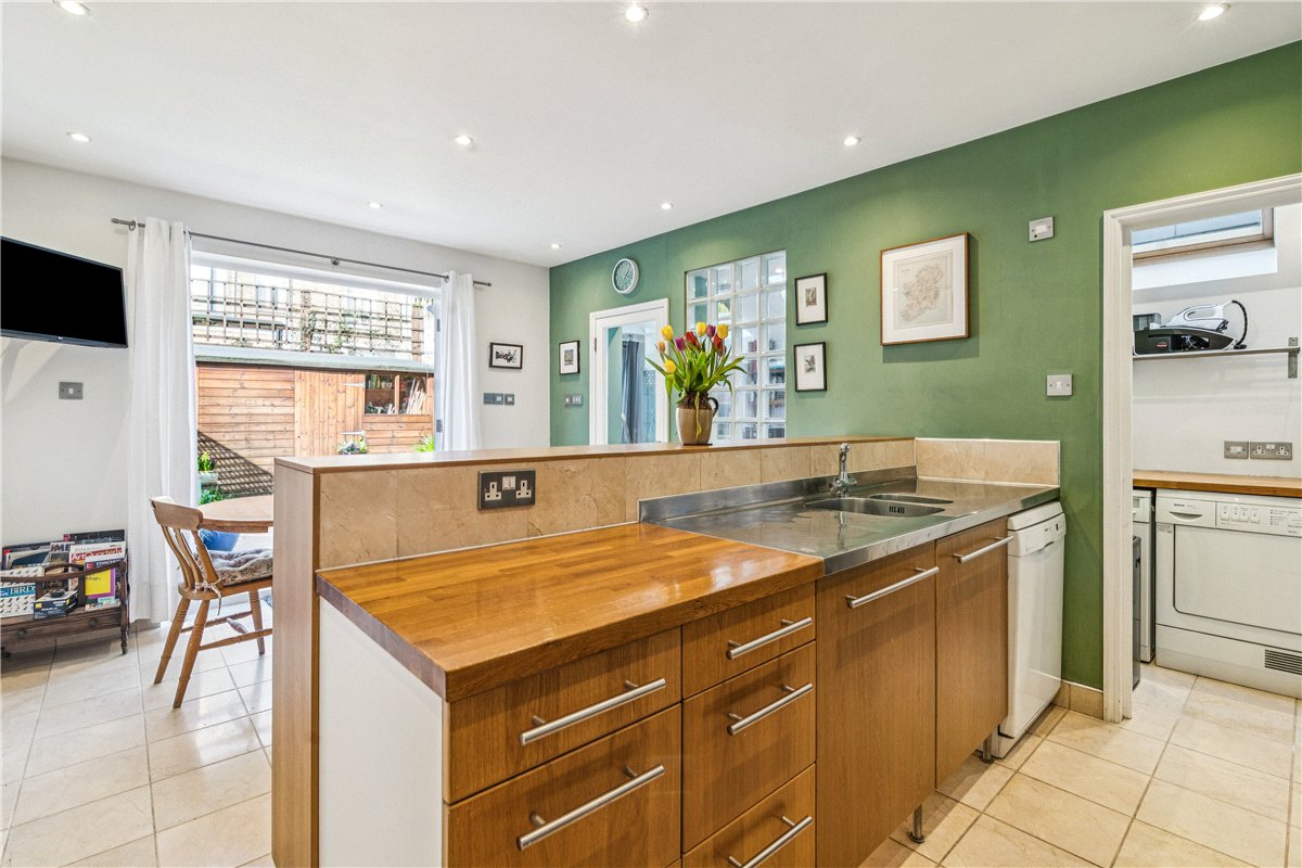 2 bedroom flat, Wingrave Road, London W6 - Sold STC