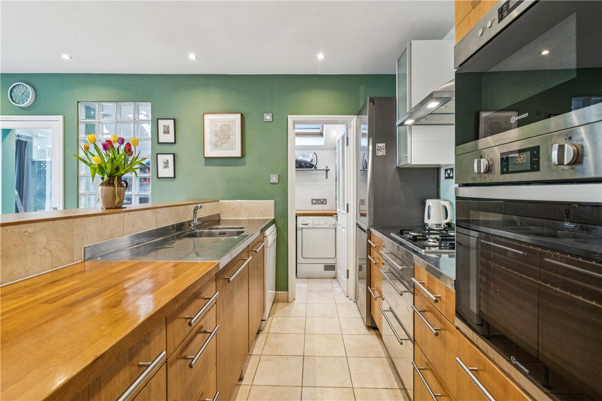 2 bedroom flat, Wingrave Road, London W6 - Sold STC