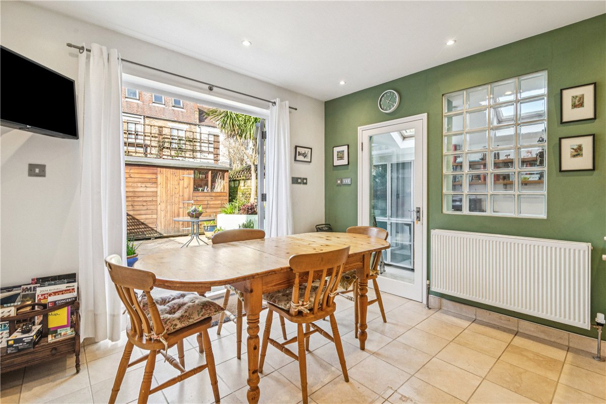 2 bedroom flat, Wingrave Road, London W6 - Sold STC