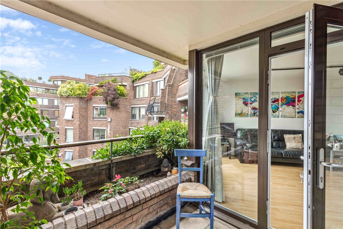 2 bedroom flat, Alder Lodge, 73 Stevenage Road SW6 - Sold STC