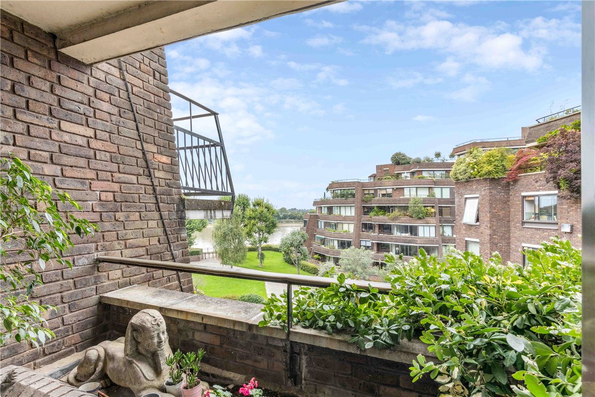 2 bedroom flat, Alder Lodge, 73 Stevenage Road SW6 - Sold STC