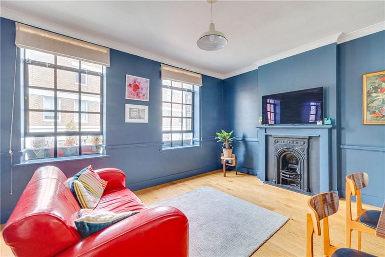 2 bedroom flat, Crabtree Lane, London SW6 - Available