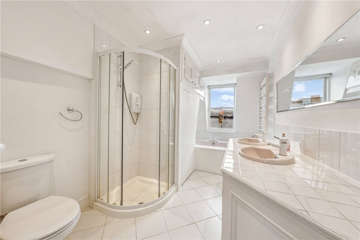 3 bedroom house, Burlington Road, London SW6 - Available