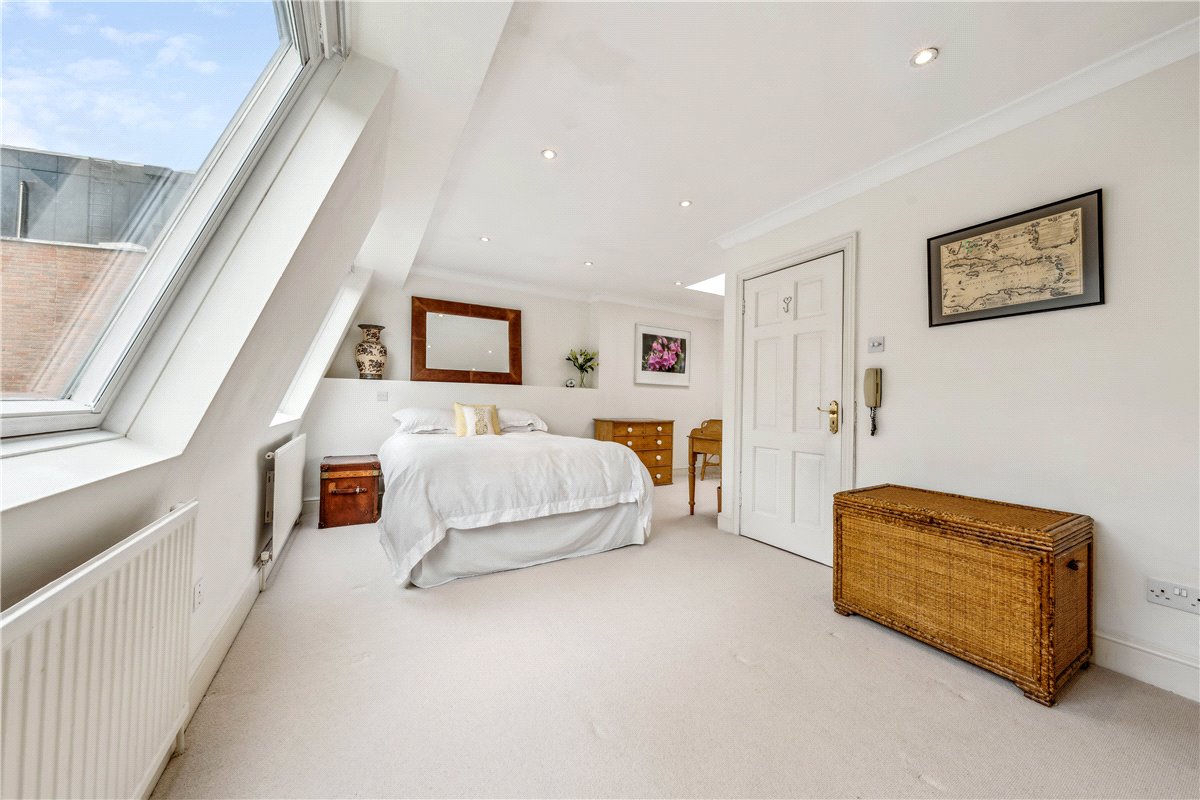 3 bedroom house, Burlington Road, London SW6 - Available