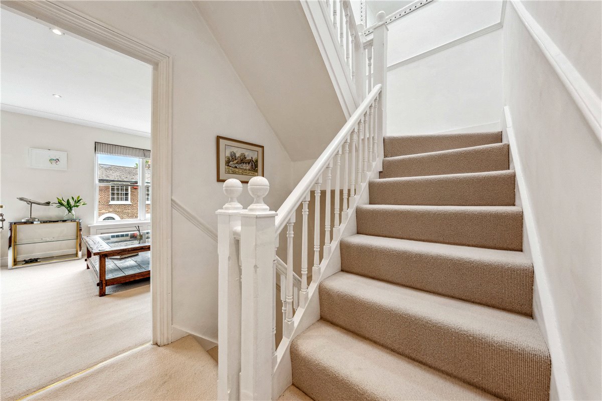 3 bedroom house, Burlington Road, London SW6 - Available