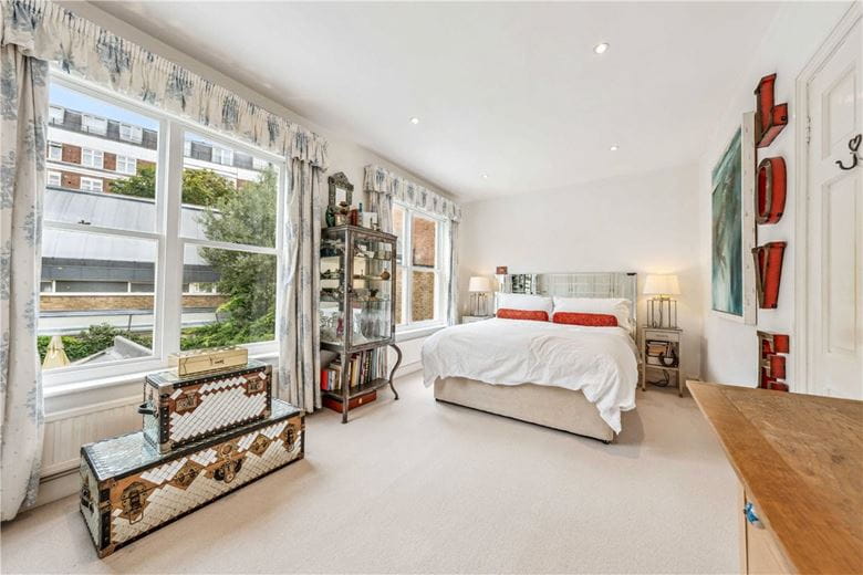 3 bedroom house, Burlington Road, London SW6 - Available