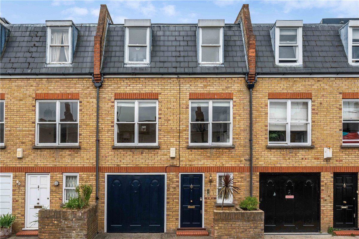 3 bedroom house, Burlington Road, London SW6 - Available