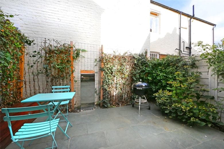 2 bedroom flat, Stephendale Road, London SW6 - Available