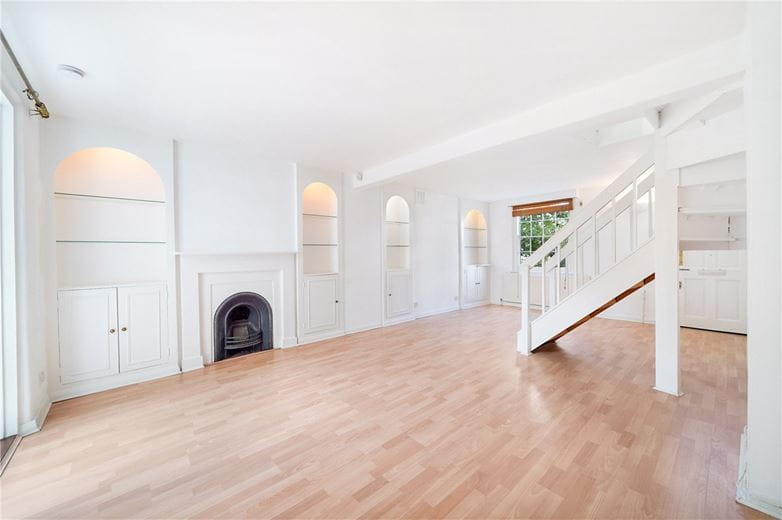 2 bedroom house, Burlington Road, London SW6 - Available