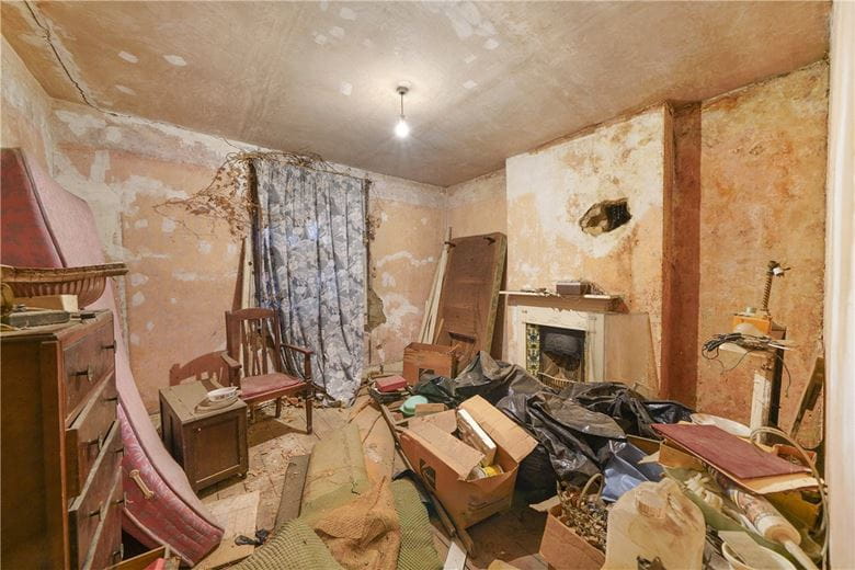 3 bedroom house, Ellerby Street, London SW6 - Available